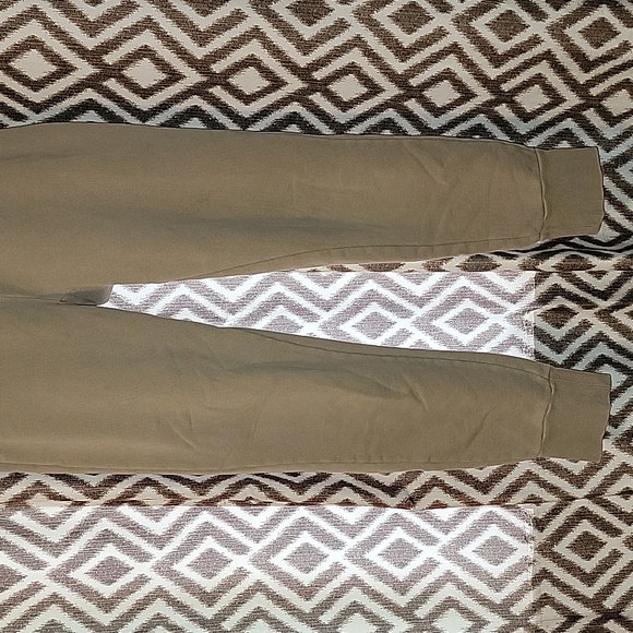Aritzia TNA CozyAF Fleece Sweatpants - Picture 5 of 10